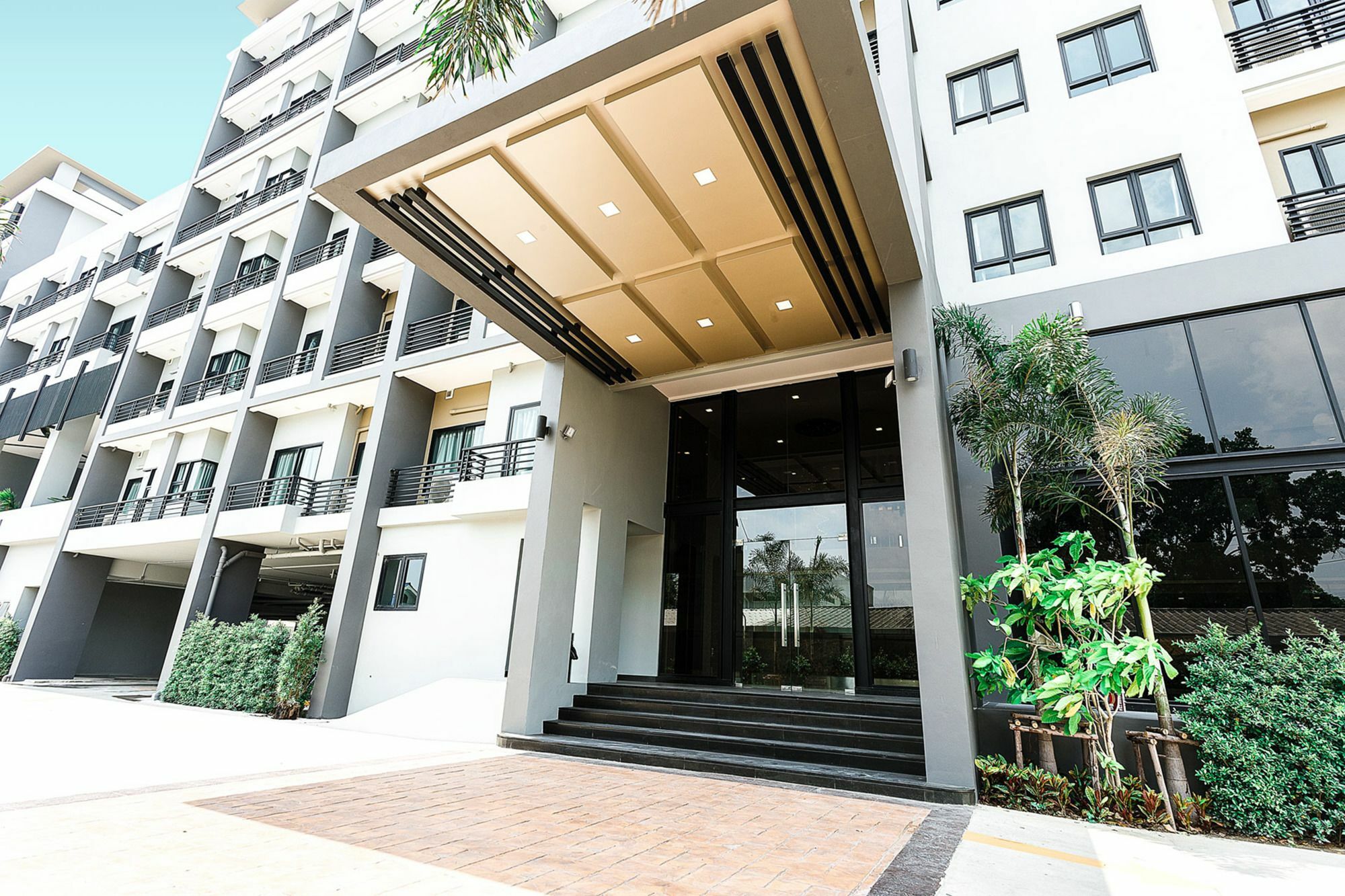 Green Point Residence Hotel Bangkok Exterior photo